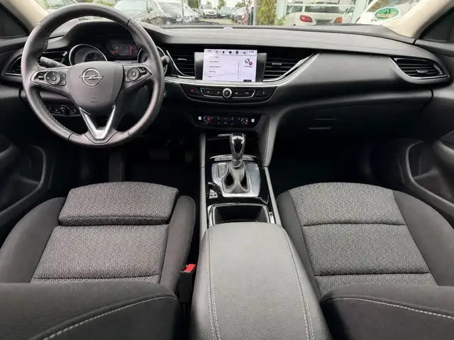 Opel Insignia view 10