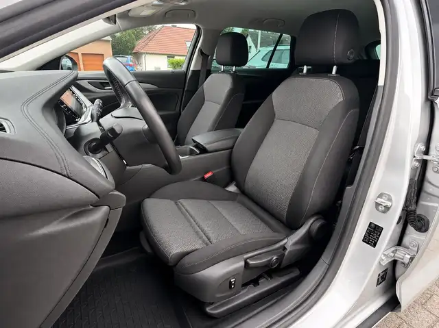 Opel Insignia view 7