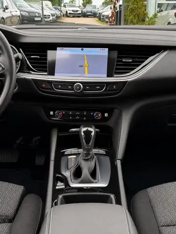 Opel Insignia view 13