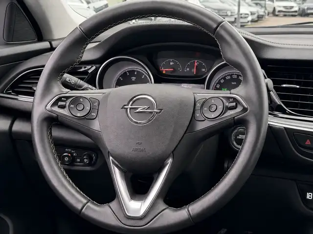 Opel Insignia view 11