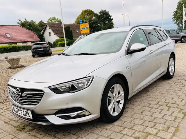 Opel Insignia view 2