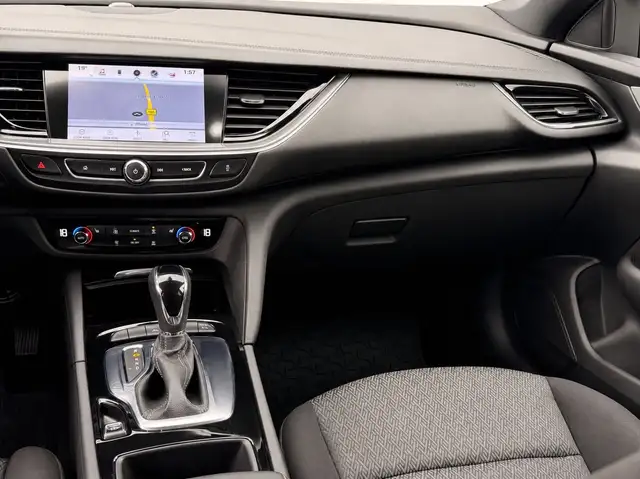 Opel Insignia view 12