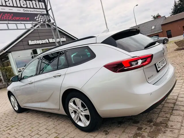 Opel Insignia view 4