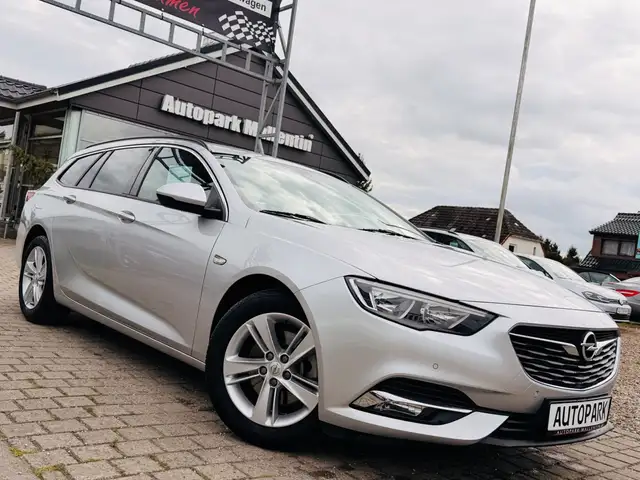 Opel Insignia main image