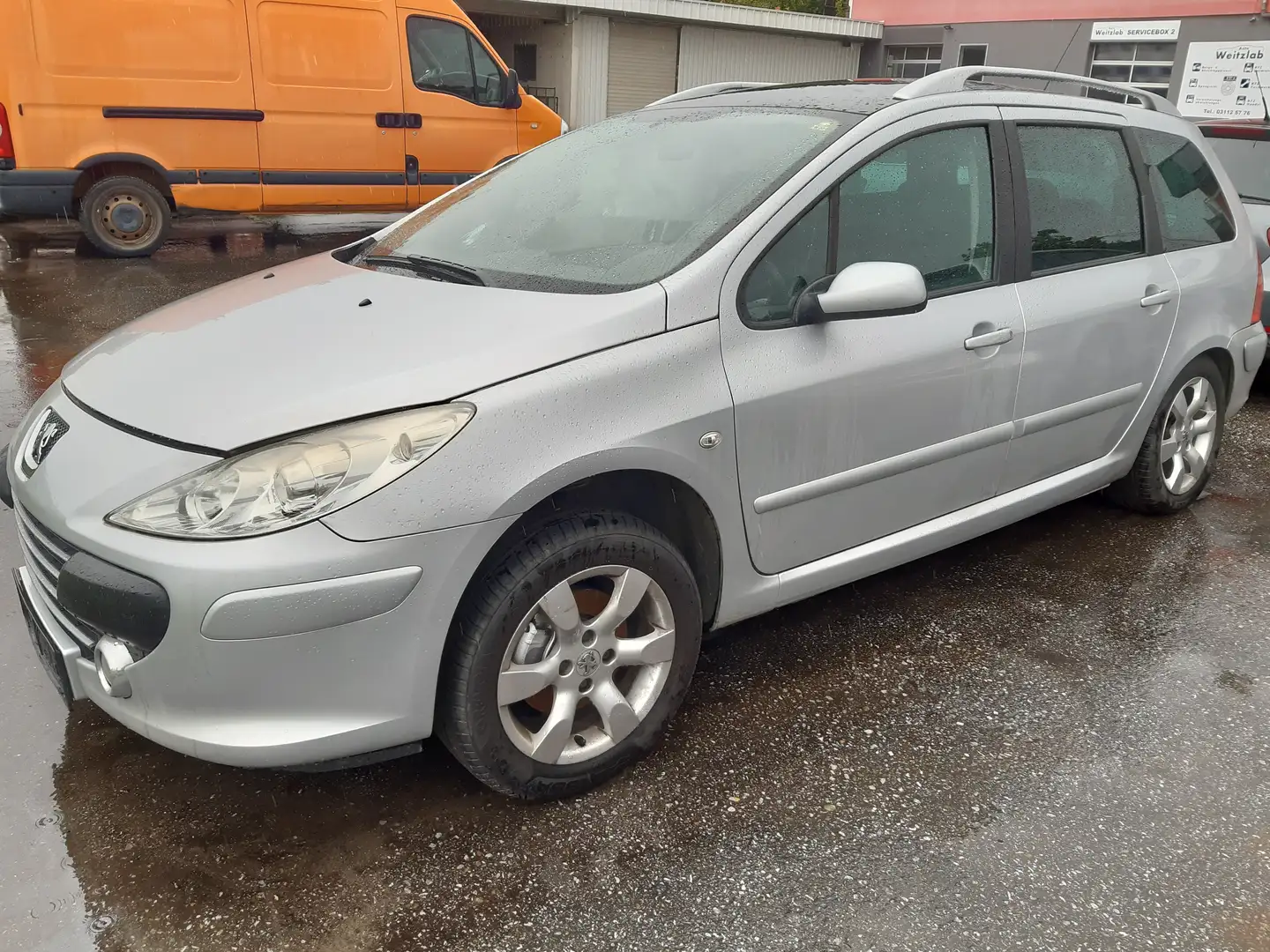 Peugeot 307 SW Active 1,6 HDi 110 (FAP) *Unfall* Silber - 1