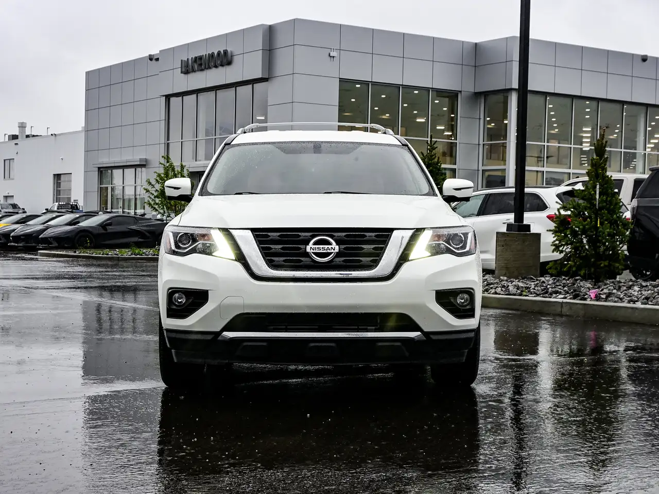 Nissan Pathfinder снимка Nissan Pathfinder