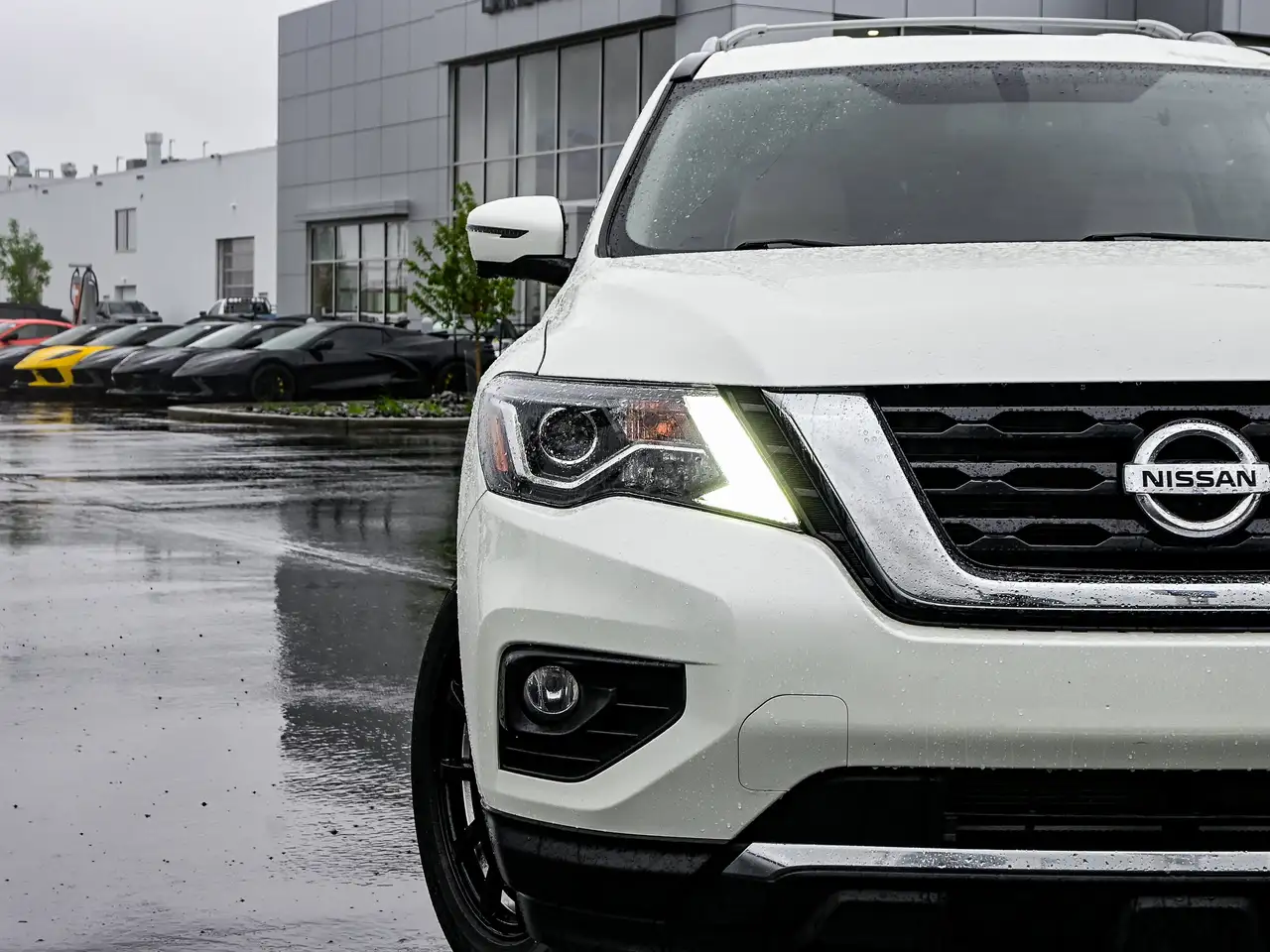 Nissan Pathfinder снимка Nissan Pathfinder