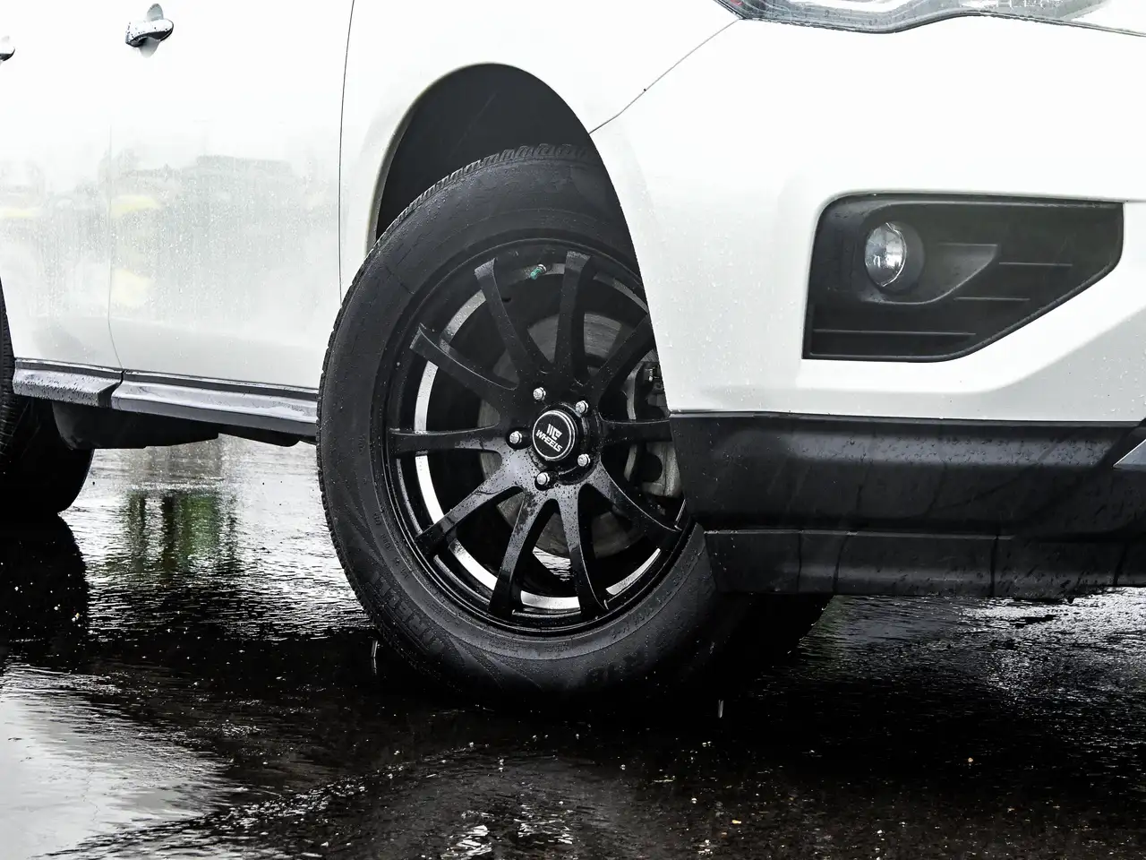 Nissan Pathfinder снимка Nissan Pathfinder