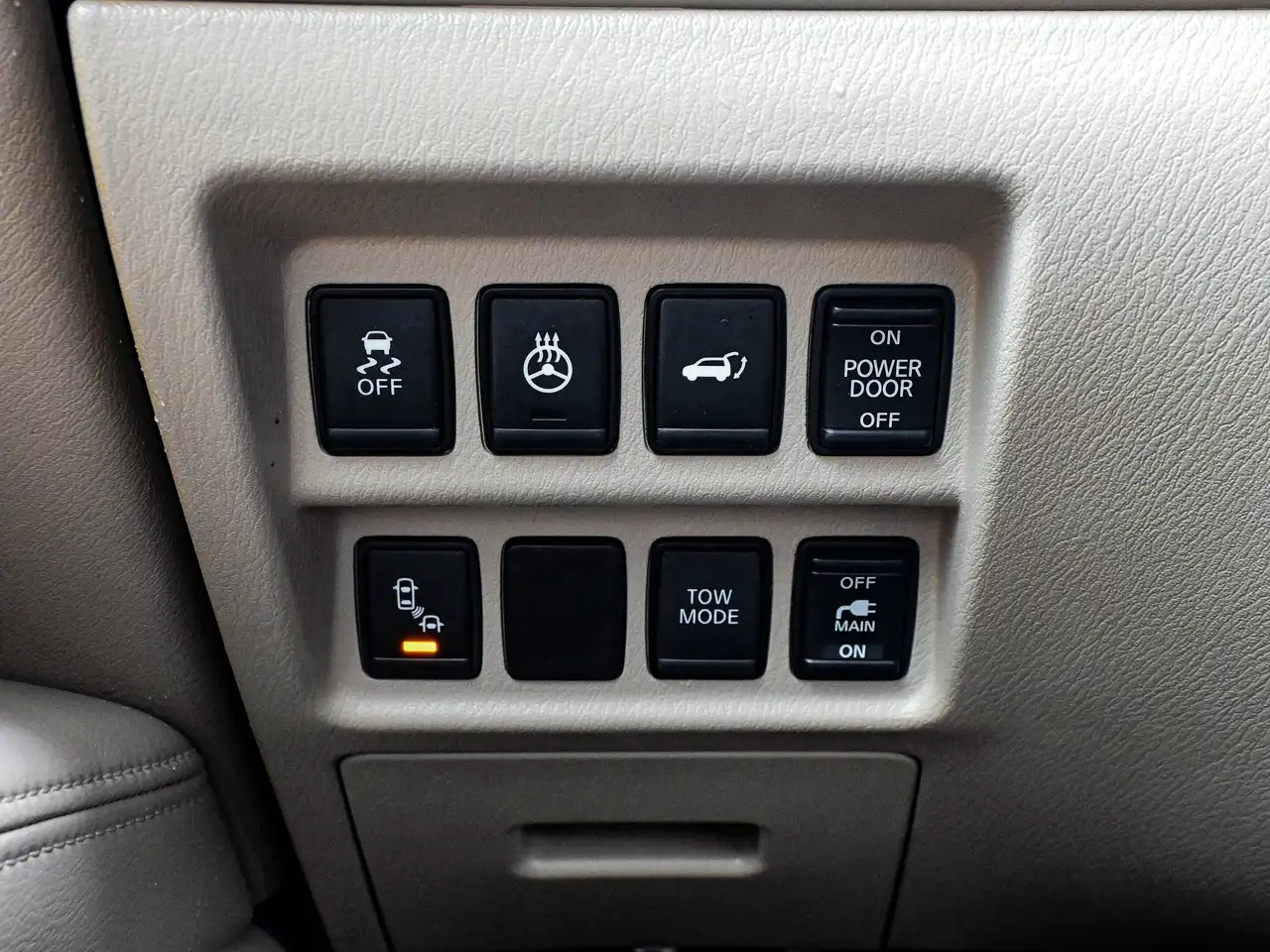 Nissan Pathfinder снимка Nissan Pathfinder