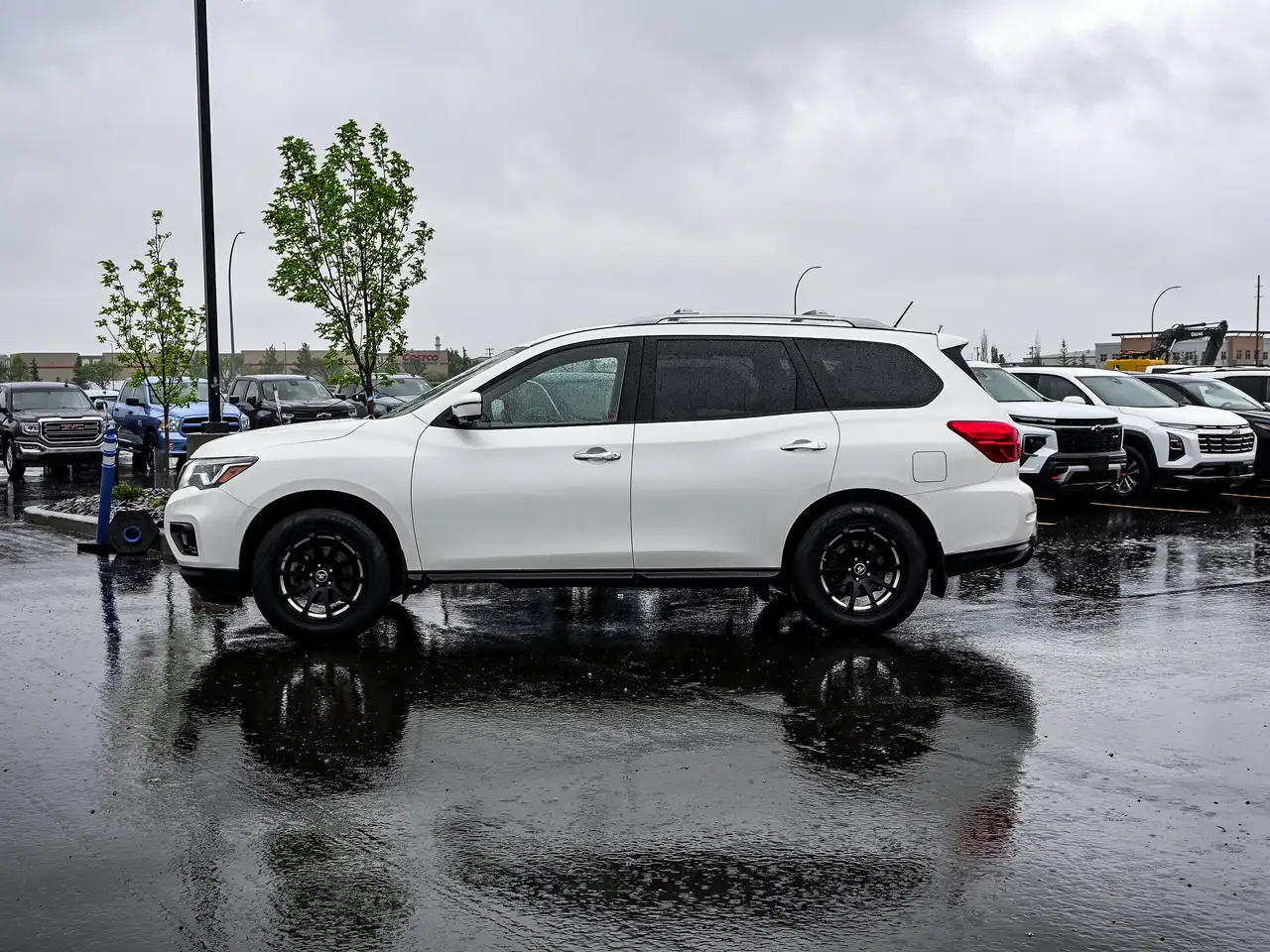 Nissan Pathfinder снимка Nissan Pathfinder