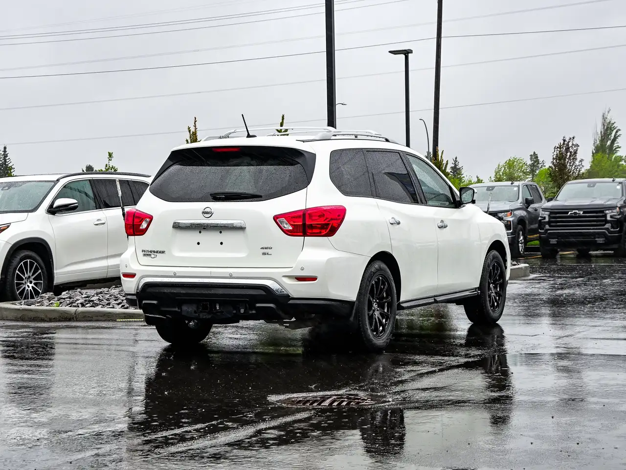 Nissan Pathfinder снимка Nissan Pathfinder
