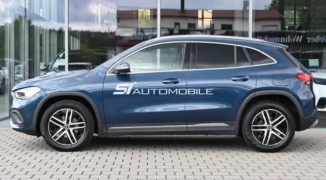 Mercedes-Benz Gla view 2