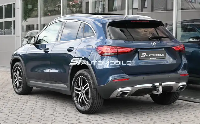 Mercedes-Benz Gla view 3