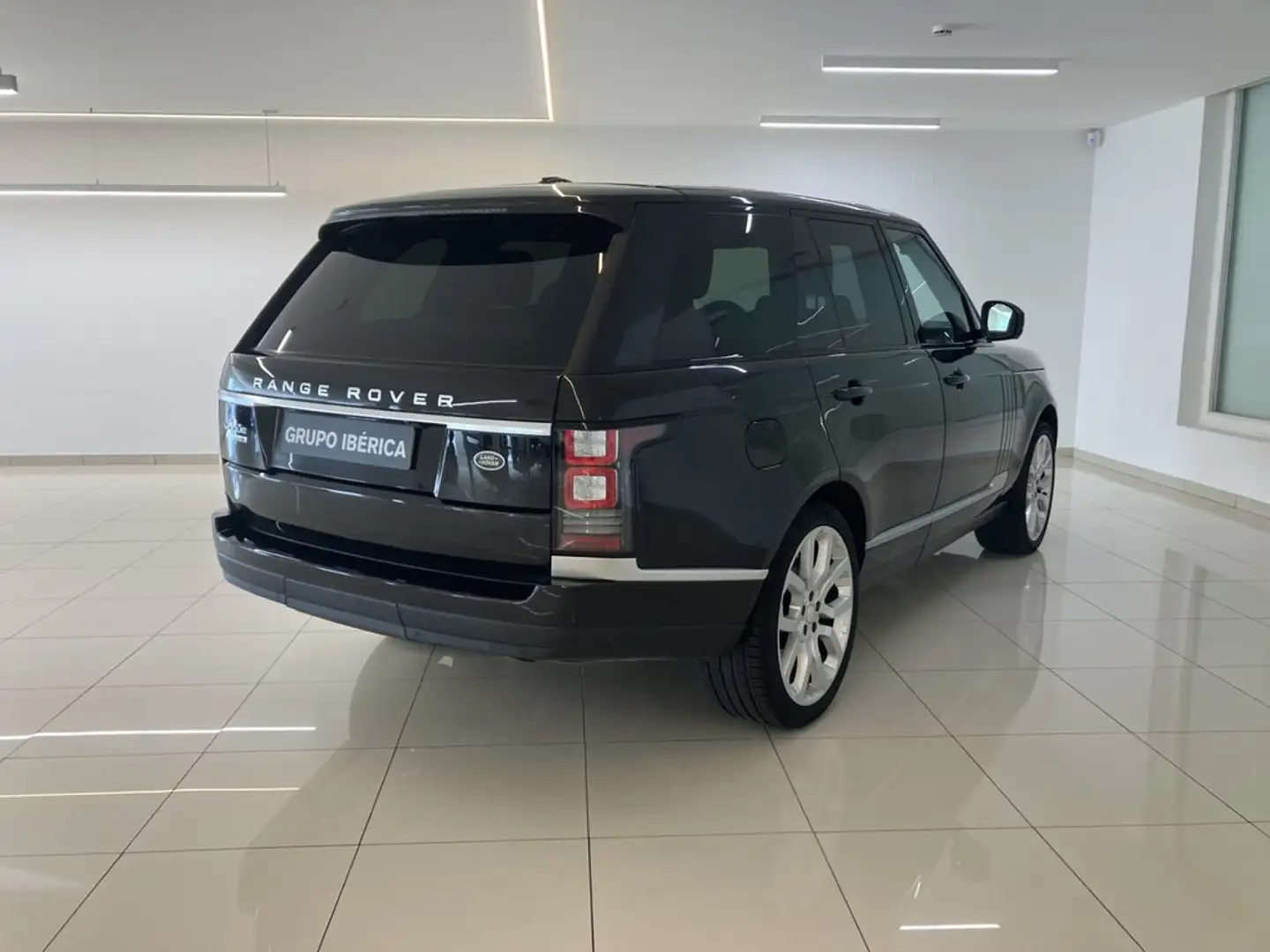 Land Rover Range Rover 4.4SDV8 Vogue Aut. Negro - 2