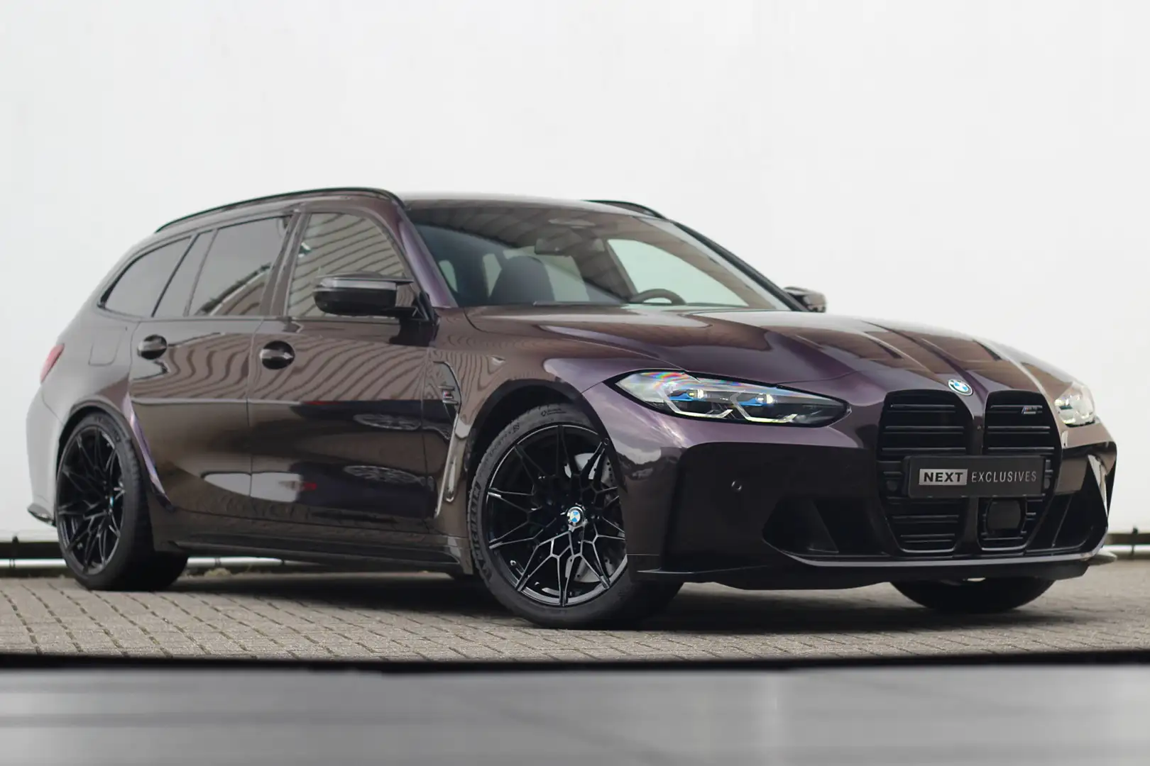 BMW M3 3-serie Touring xDrive Competition | Individual | Paars - 2