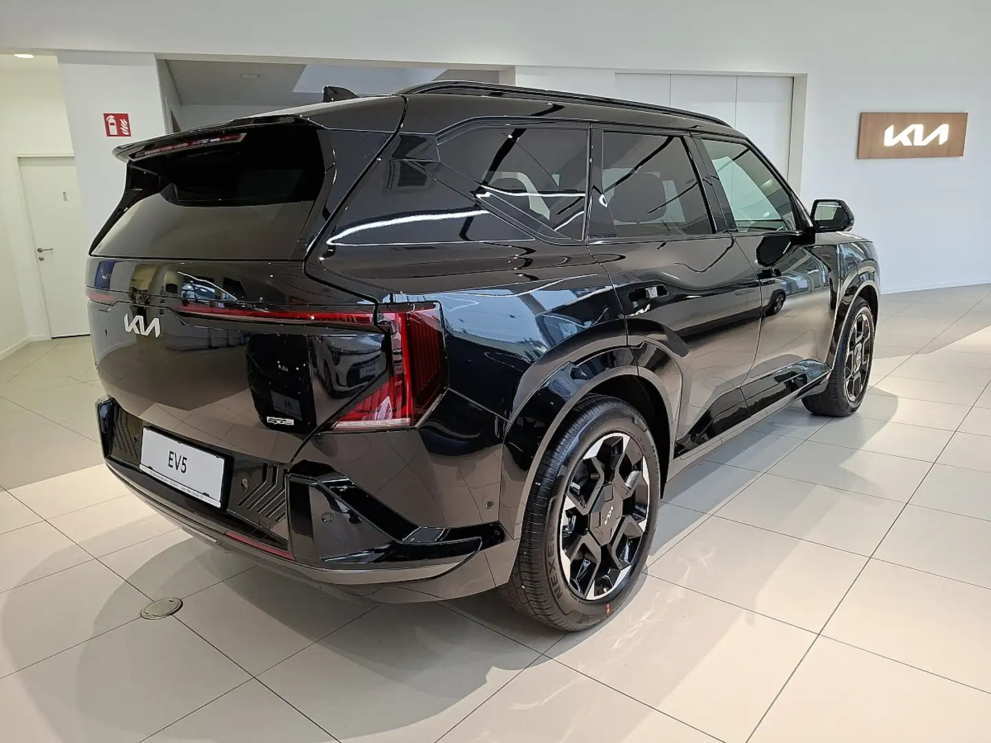 Kia EV5 /GT-LINE/81,4KWH/AT/FWD/216/SD/MY26 AUTO STAHL ... Schwarz - 2