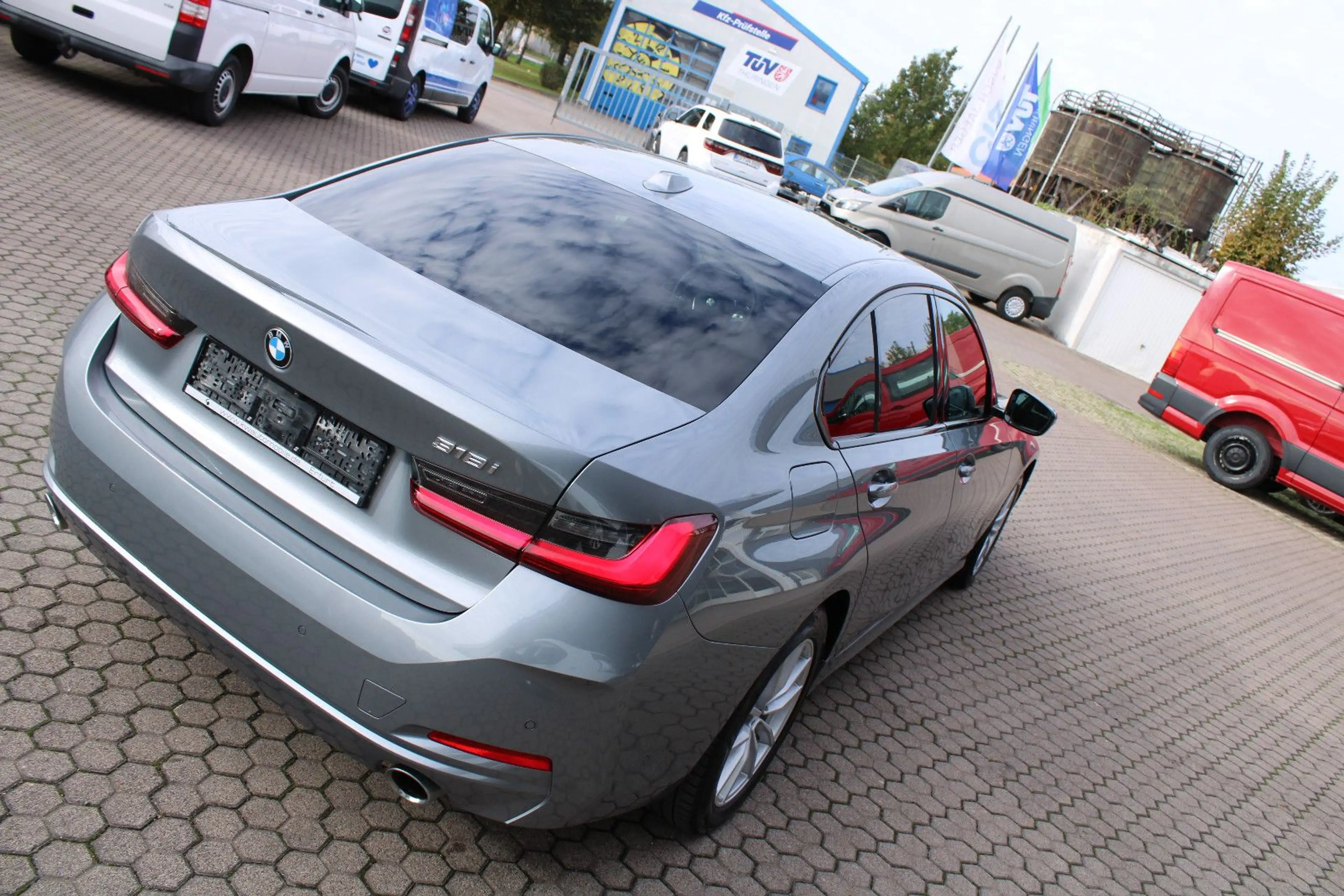 BMW 318 i Limousine,LED,Head-up,Kamera,App — photo 7