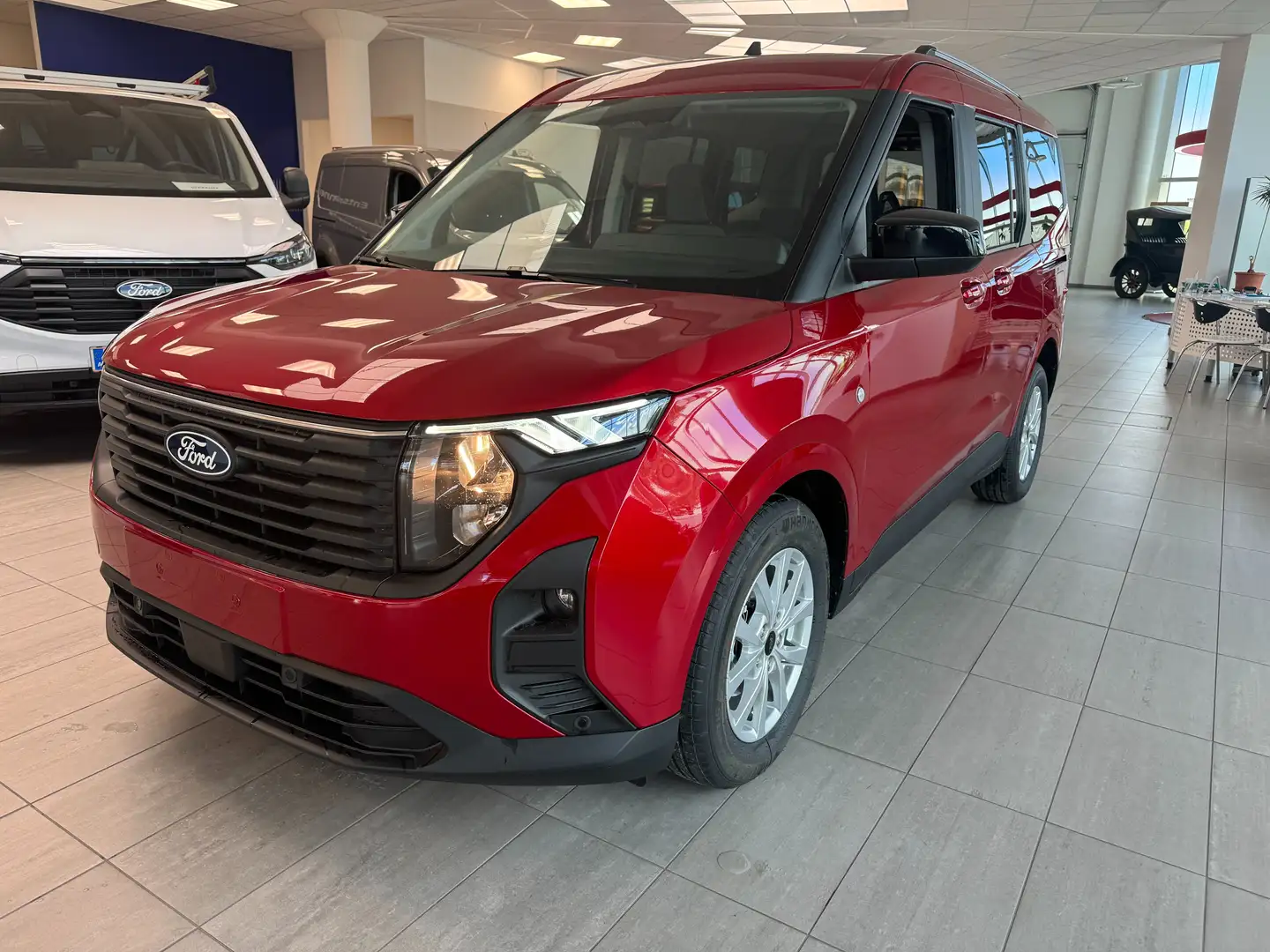 Ford Tourneo Courier 1.0 Ecoboost Titanium Rot - 1