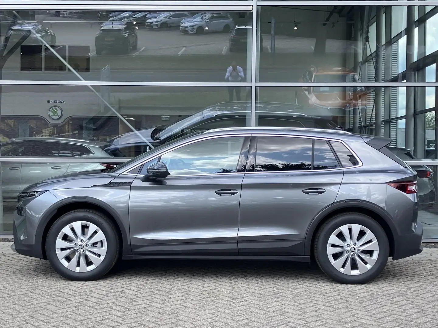 Skoda Elroq 85 Business Edition Tour 286 PK | Business Upgrade Gris - 2