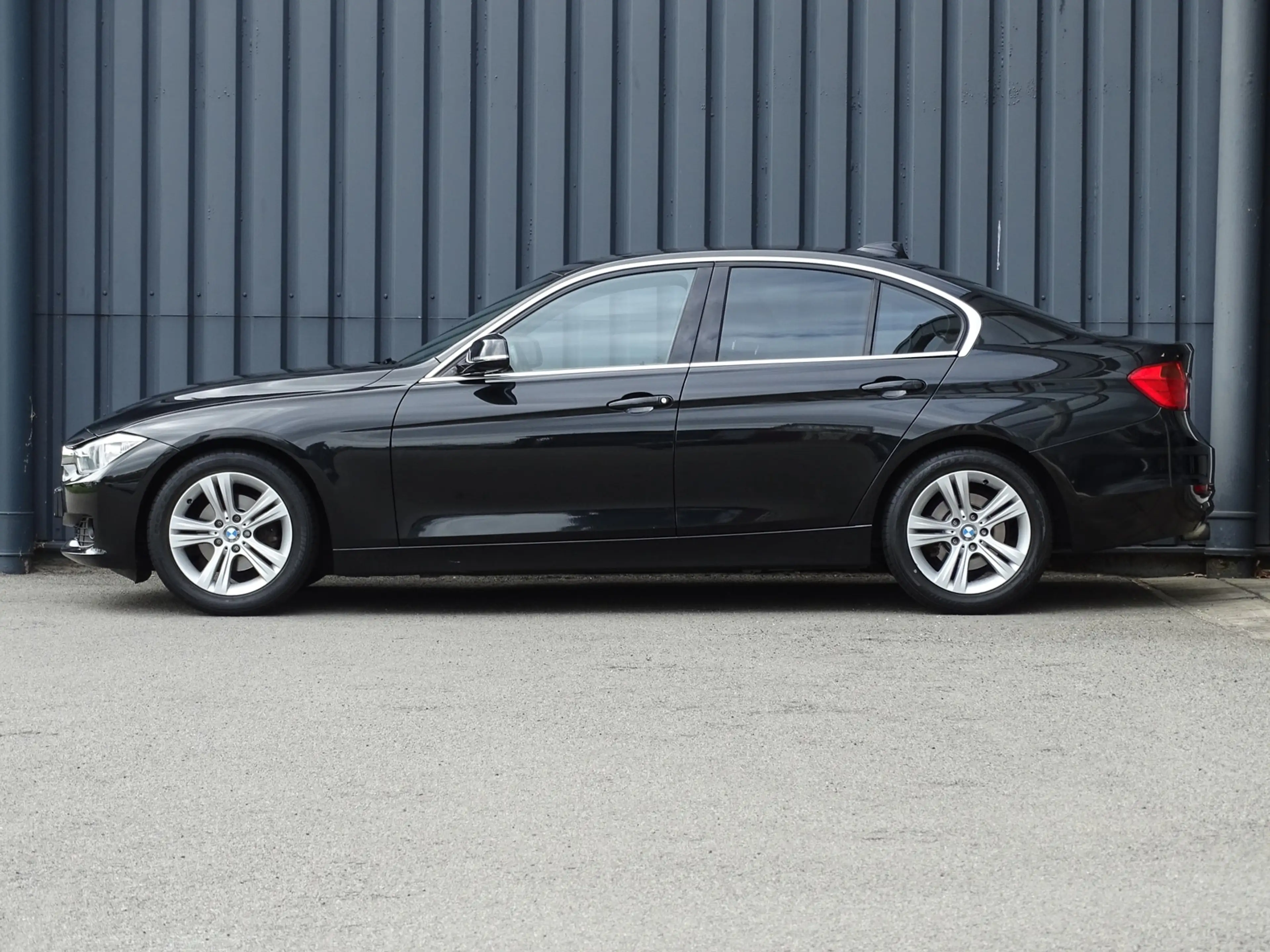 BMW 316 3-serie 316i Upgrade Edition Automaat | Leder | Sc — photo 2