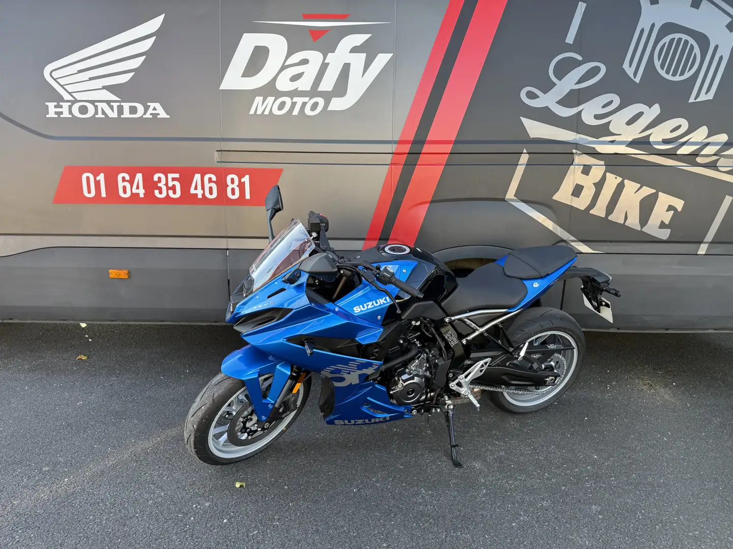 Suzuki GSX 8R Blauw - 1