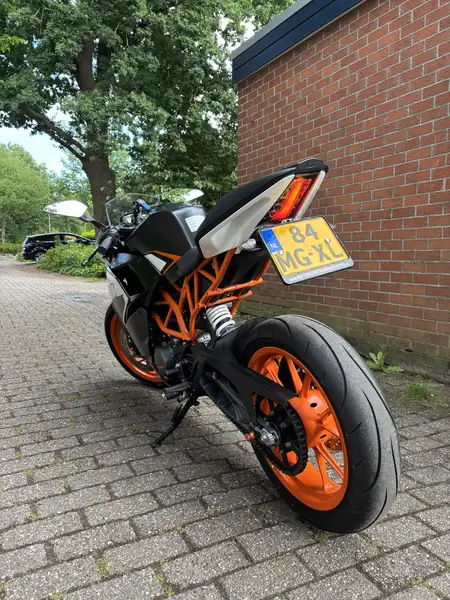 KTM RC 125 - foto 3