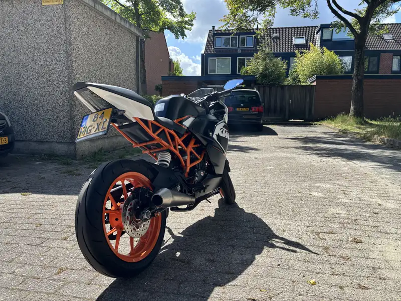 KTM RC 125 - foto 6