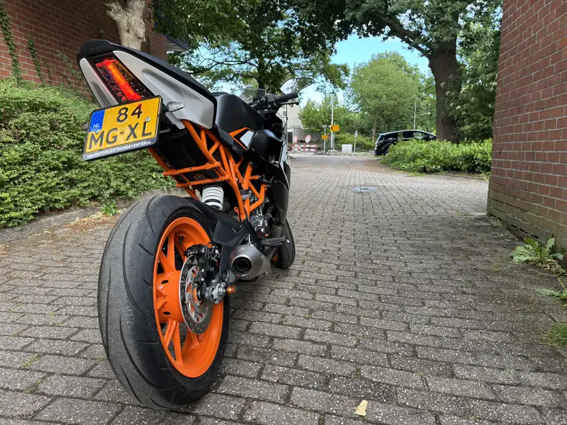 KTM RC 125 - foto 4