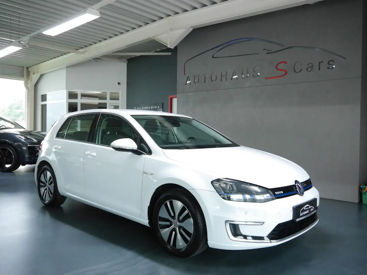 Volkswagen Golf VII Lim. e-Golf*Navi*LED* Wit - 1
