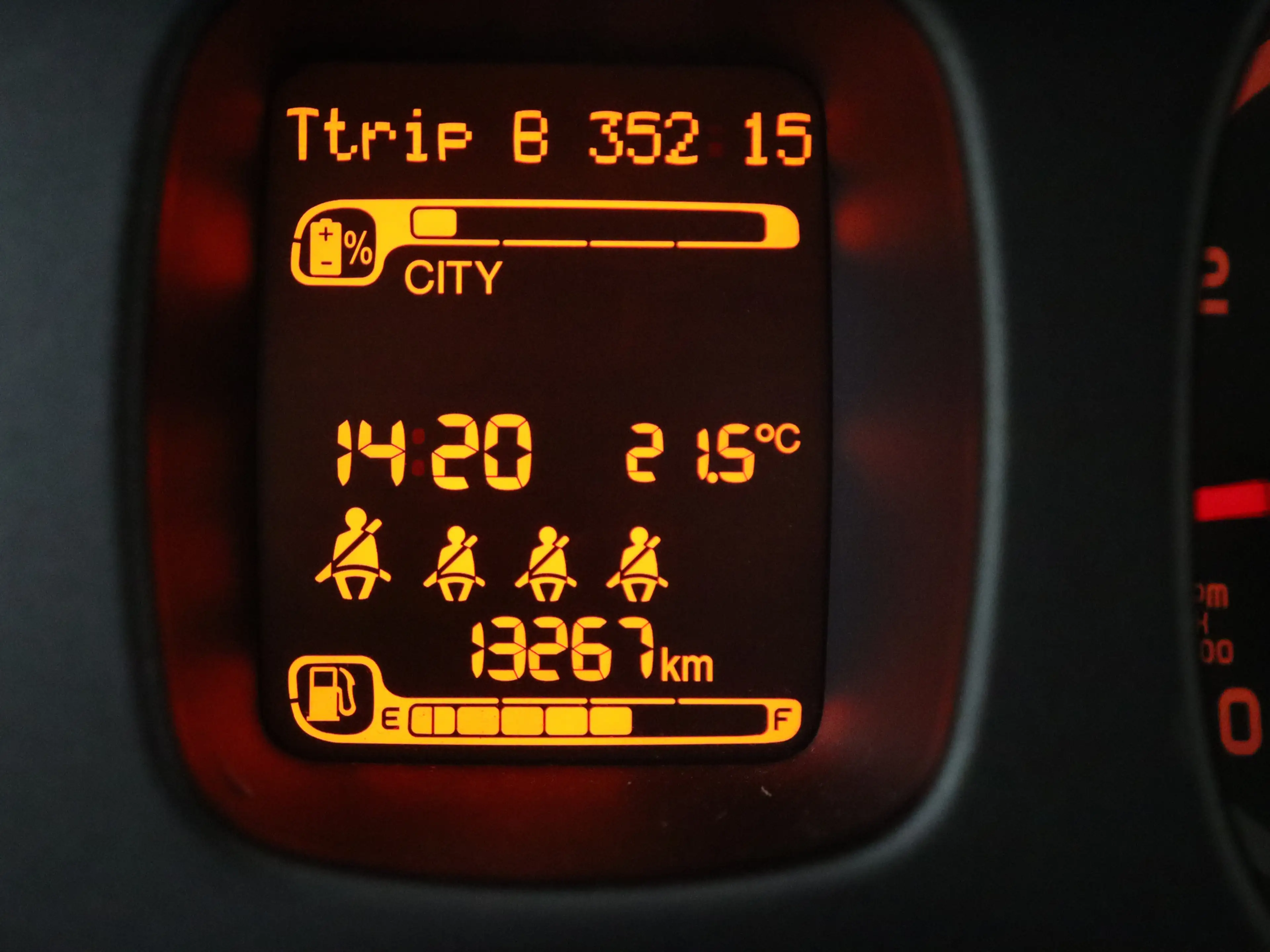 Fiat Panda 1.0 Hybrid Urban Hybrid l Airco l Bluetooth — photo 9