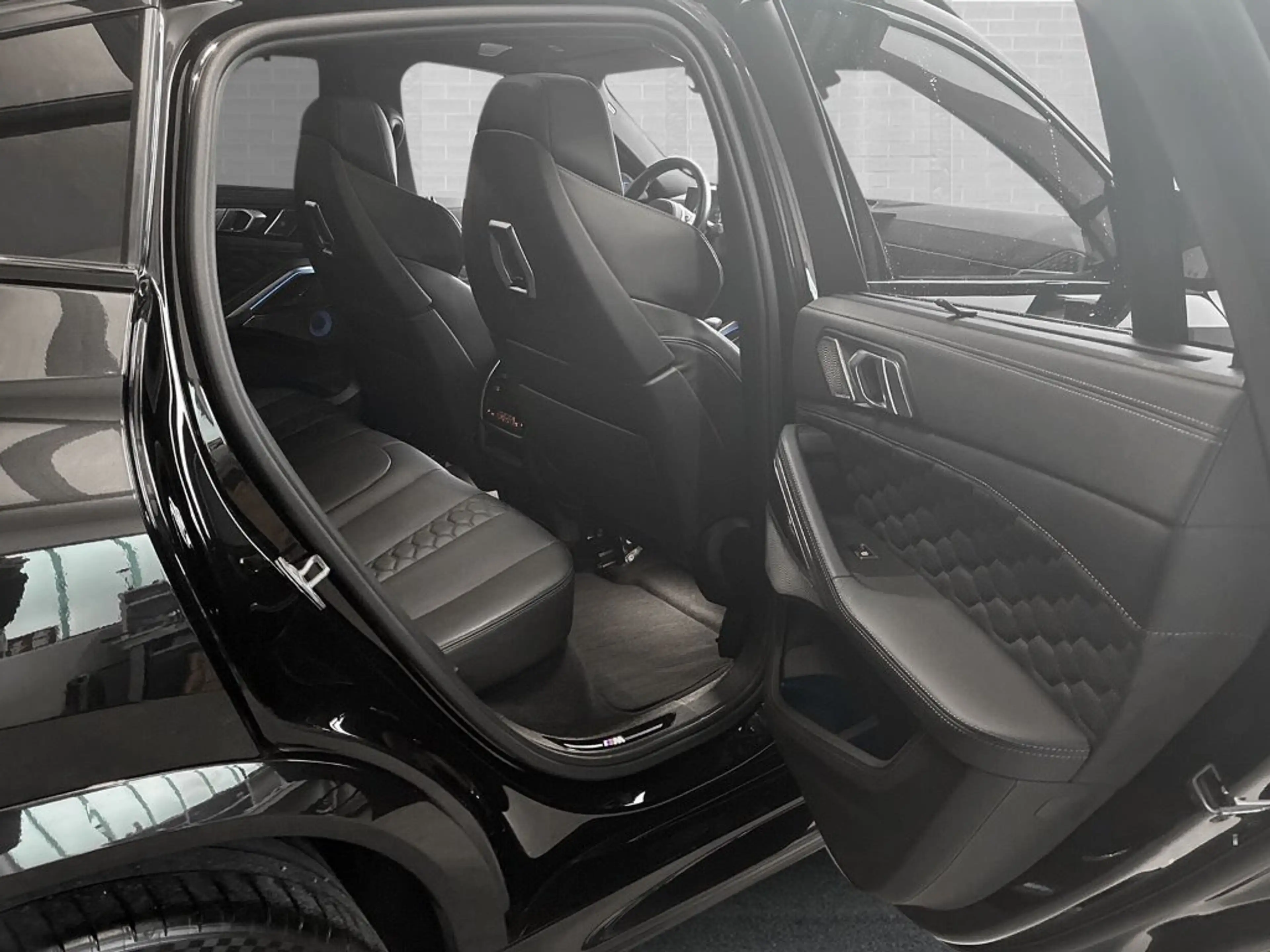 BMW X6 M Competition xDrive — photo 8