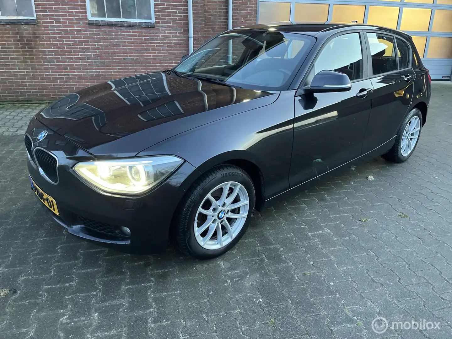 BMW 116 1-serie 116i Executive Schwarz - 1