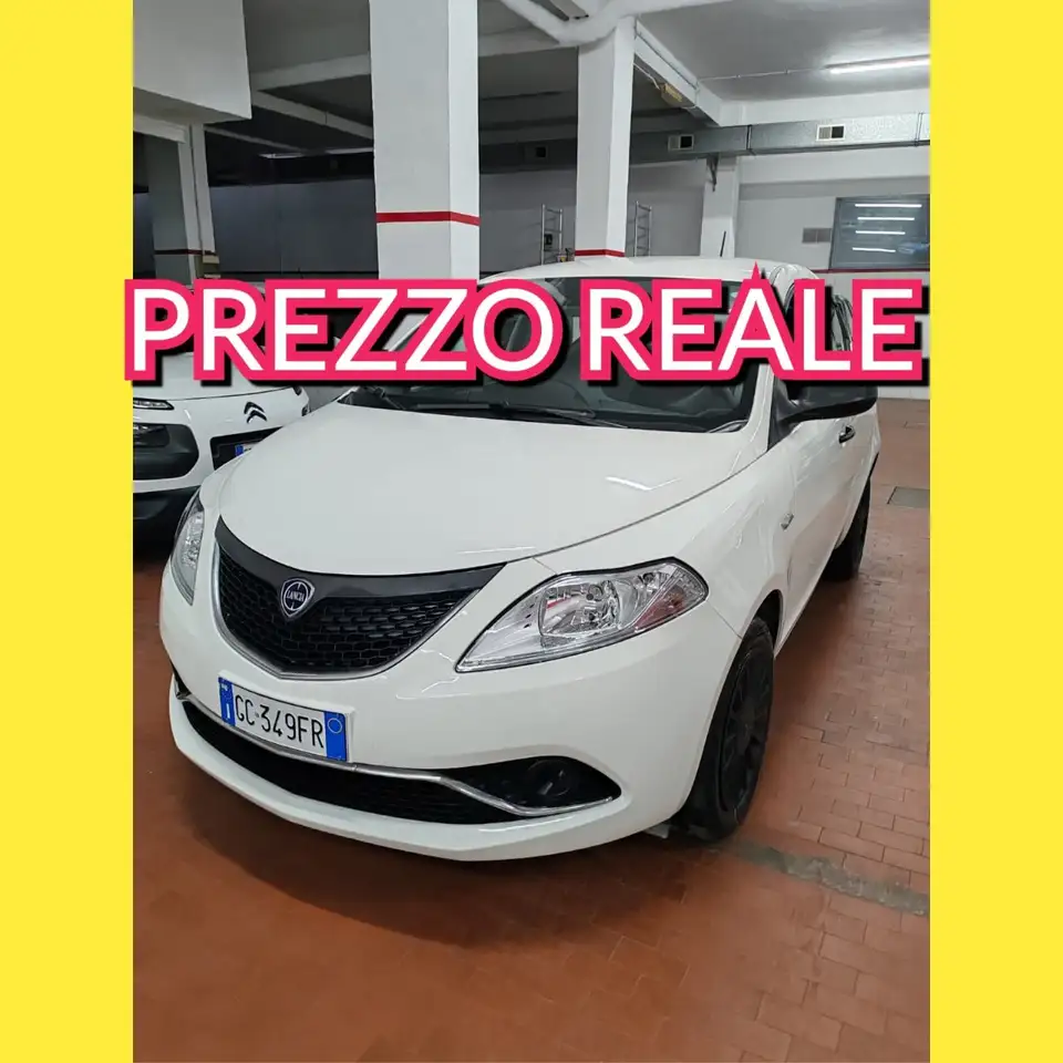 Lancia Ypsilon