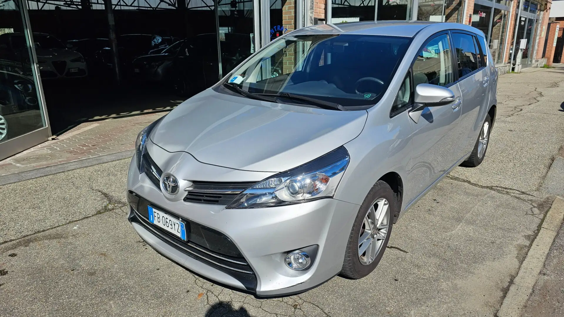 Toyota Verso 1.6 D-4D Active Grigio - 1