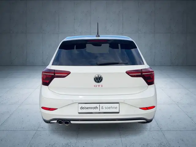 Volkswagen Polo view 4