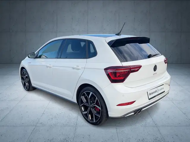 Volkswagen Polo view 3