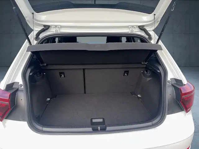 Volkswagen Polo view 13
