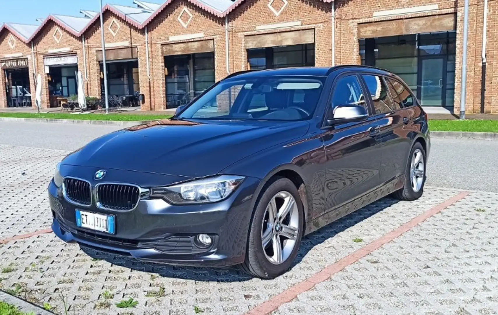 BMW 320 320d Touring - F31 Efficient Dynamic Grigio - 2