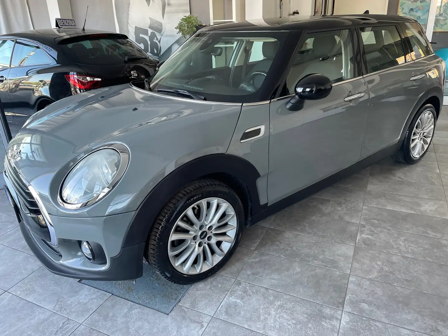 MINI Cooper D Clubman Mini IV F54 2016 Clubman 2.0 Business auto Grigio - 1