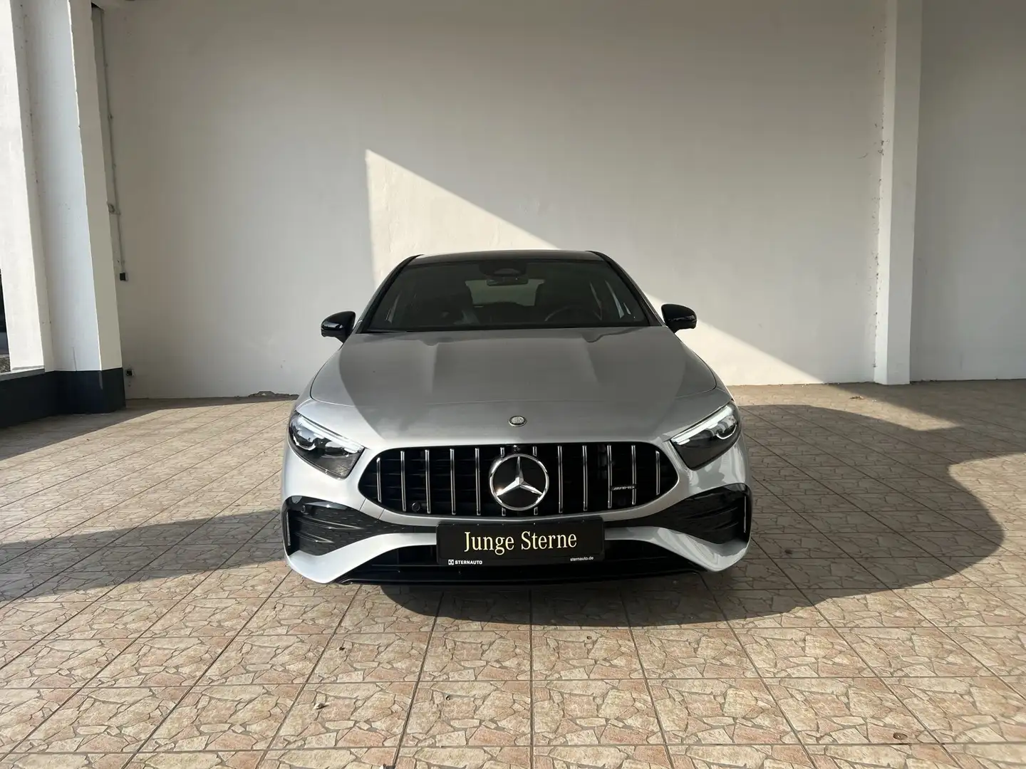 Mercedes-Benz A 35 AMG A 35 AMG 4M Pano-Dach/Distronic/Multibeam/Kamera Silber - 2