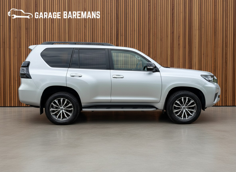 Toyota Land Cruiser 150 2.8 D-4D-F Executive Blind Van — photo 6