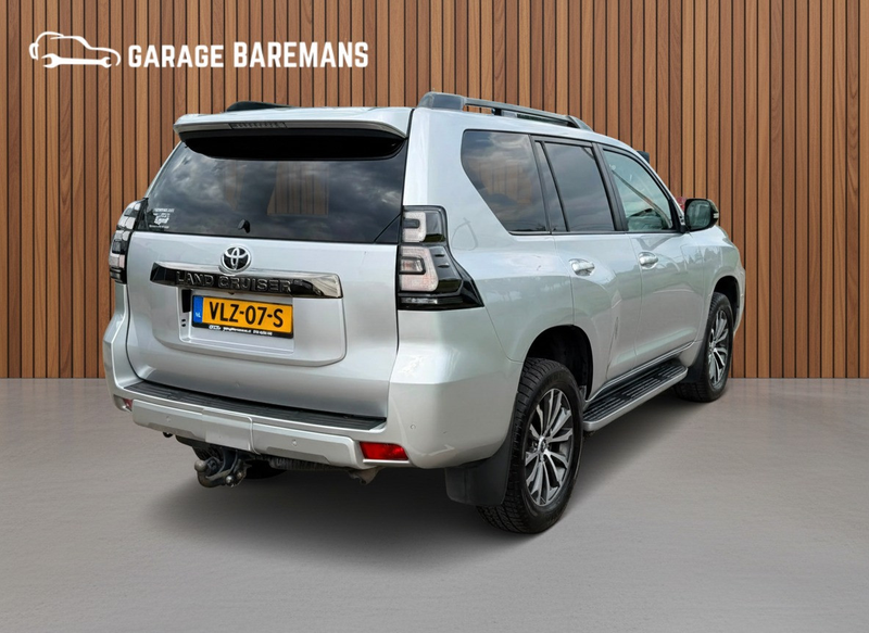 Toyota Land Cruiser 150 2.8 D-4D-F Executive Blind Van — photo 5
