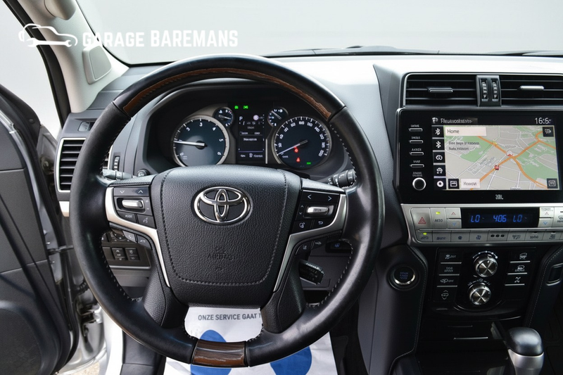 Toyota Land Cruiser 150 2.8 D-4D-F Executive Blind Van — photo 11