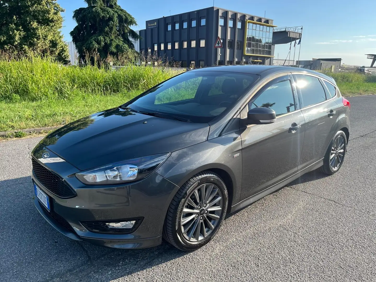 Ford Focus Focus 1.5 EcoBoost 150 CV Start&Stop ST Line Grigio - 1