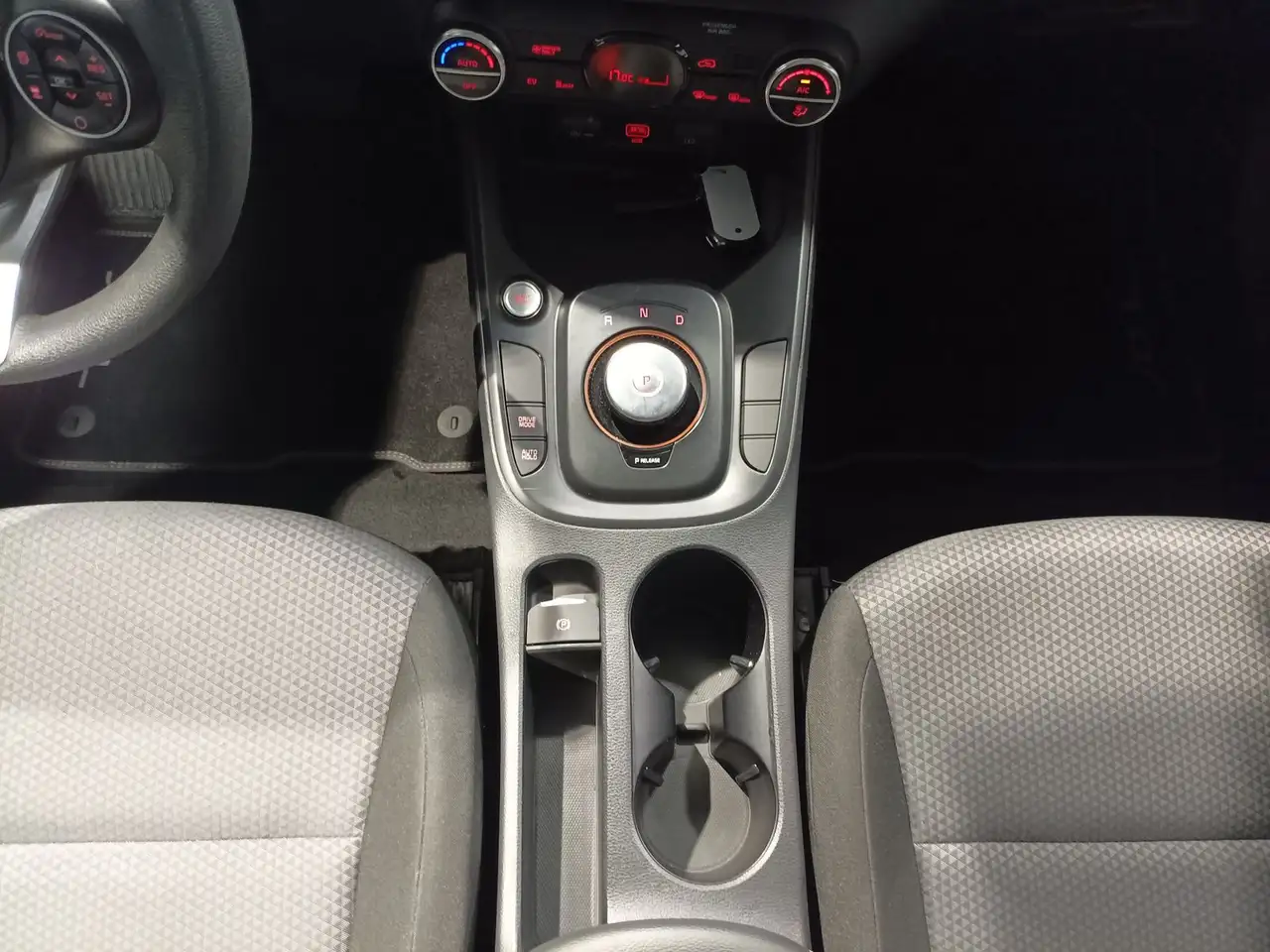 KIA E-SOUL 39,2 kWh 136ch EDITION 7 - CAMÉRA DE RECUL - APPLE CARPLAY - ACC STOP&GO - PHARES BI-LED - GPS