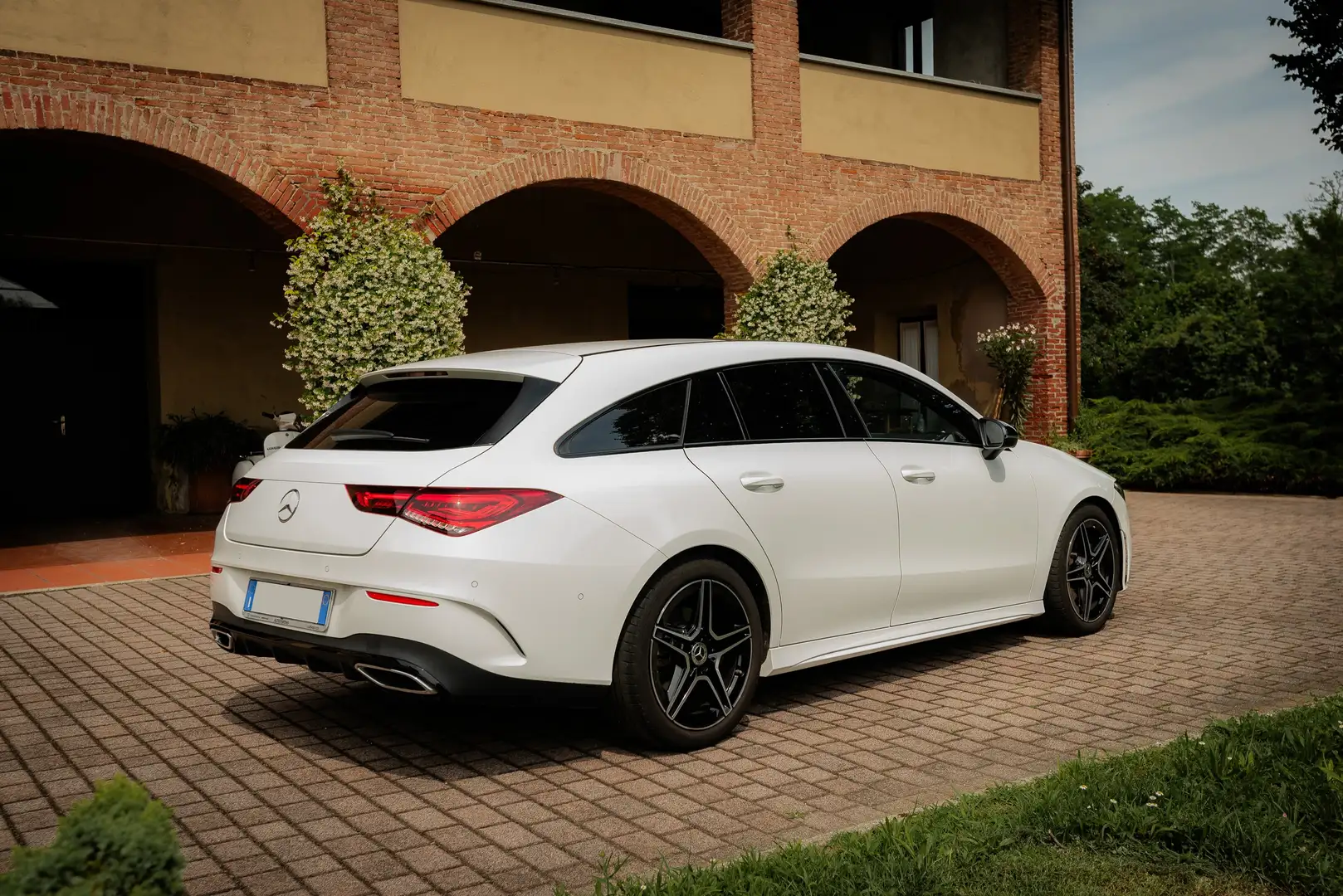 Mercedes-Benz CLA 200 d Shooting Brake | Iva Esposta | Un Proprietario Bianco - 1