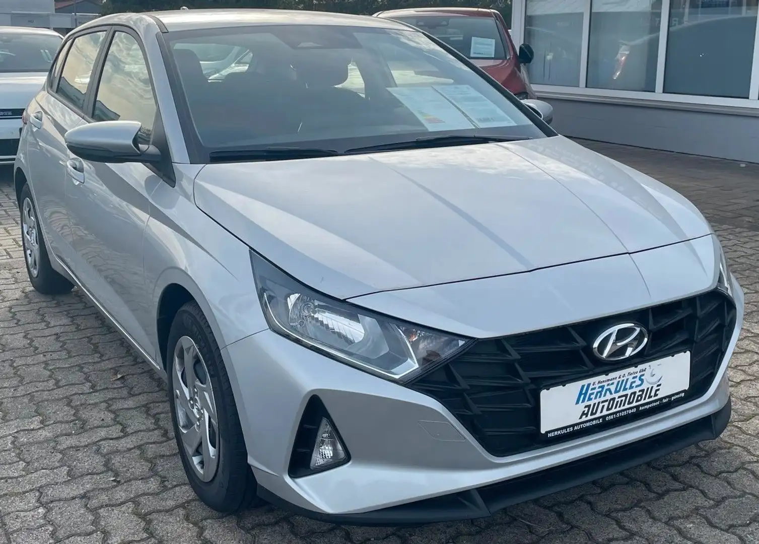Hyundai i20 1.2 AppleCarplay/Android Auto/Kamera Silber - 1