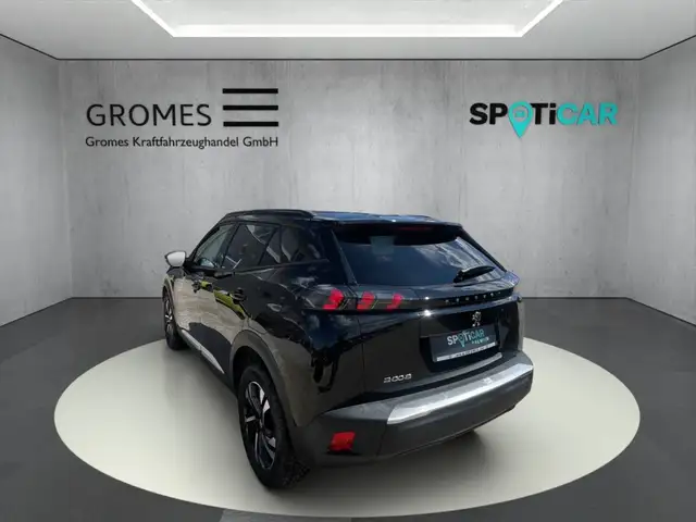 Peugeot 2008 view 5