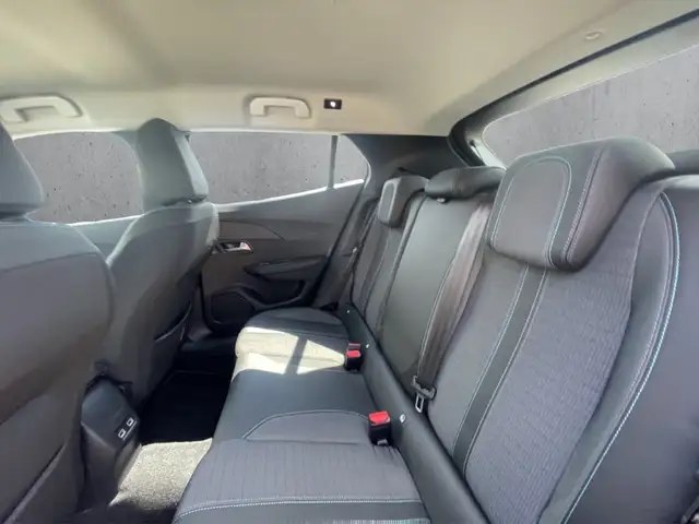 Peugeot 2008 view 8