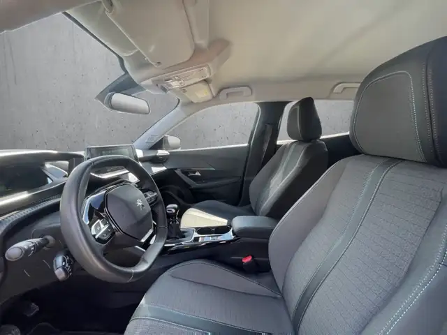Peugeot 2008 view 9